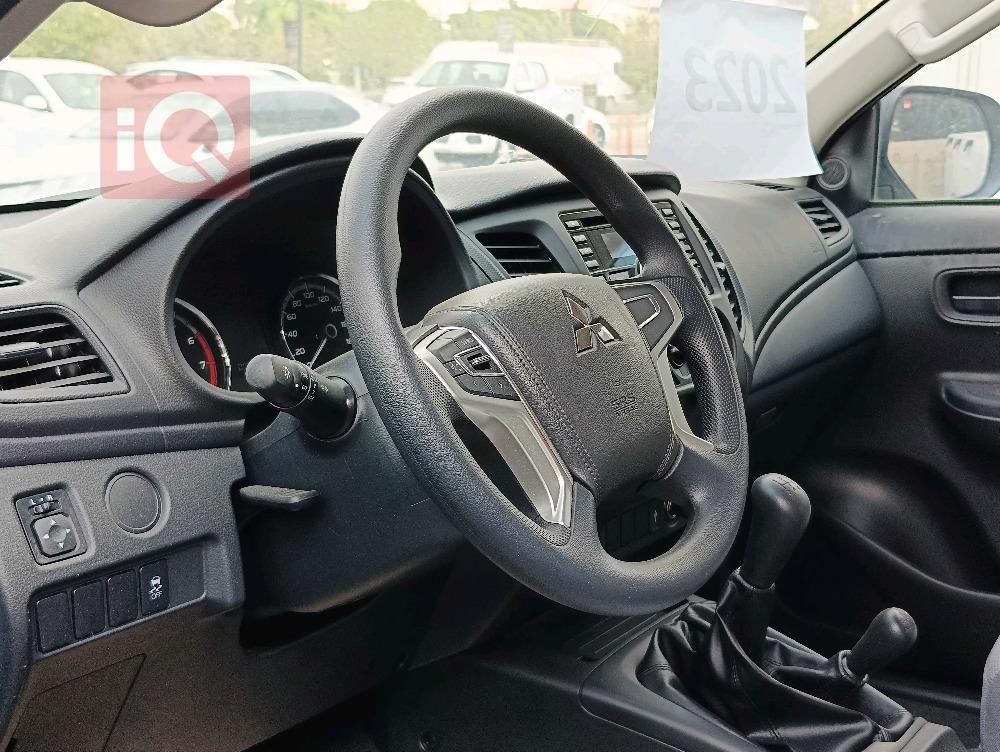 میتسوبیشی L200